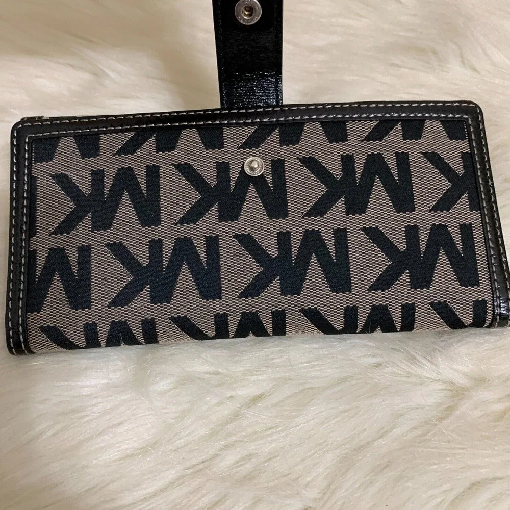 Michael Kors Black and Tan Logo Wallet - Picture 11 of 16